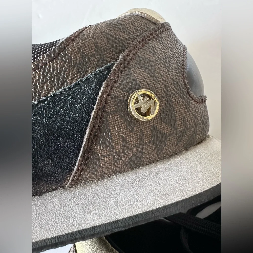 MICHAEL Michael Kors step out